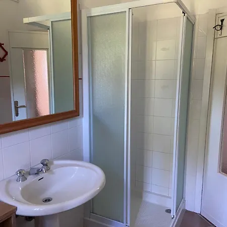 Natura Tra Bosco E Castelveccana