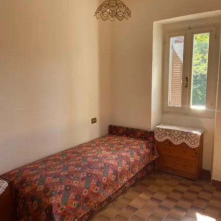 Natura Tra Bosco E Castelveccana