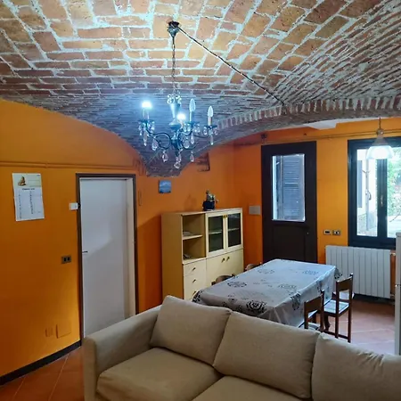 Natura Tra Bosco E Castelveccana